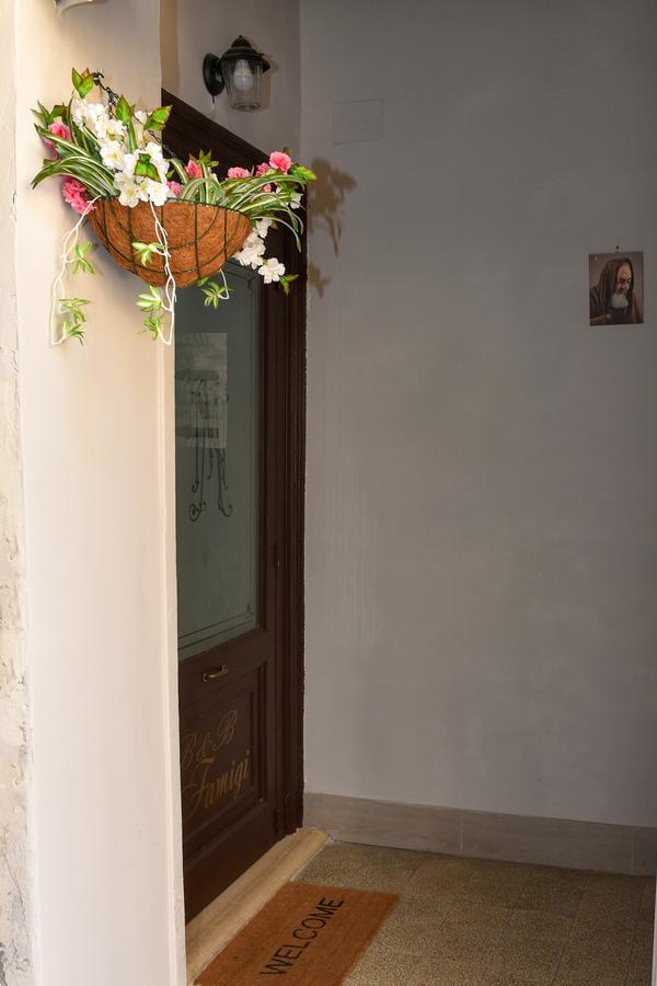 Famigi Bed & Breakfast Naples Exterior photo